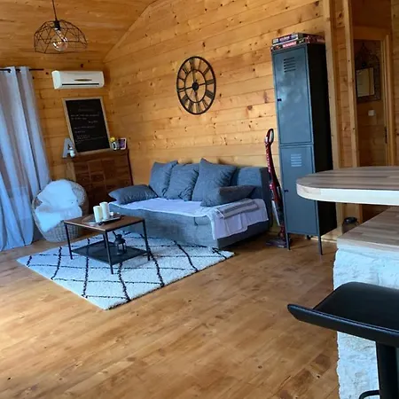 Lucciana Chalet Avec Piscine Chalé *